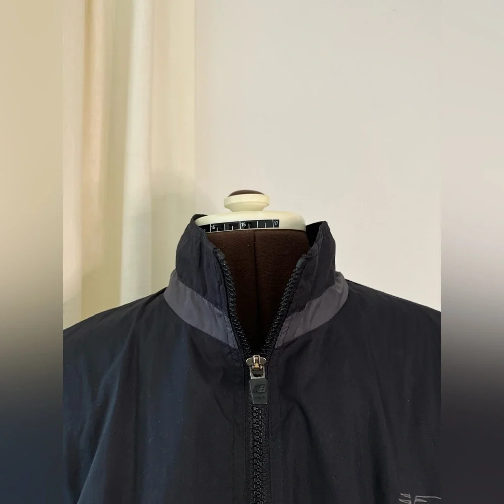 Women’s vintage New Balance windbreaker Jacket - Picture 3 of 16